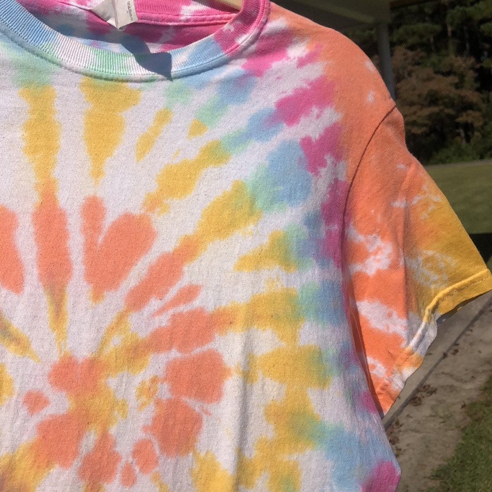 Vintage Spiral Tie-Dye Rainbow Cotton Tee Shirt 🌈 - Picture 5 of 11